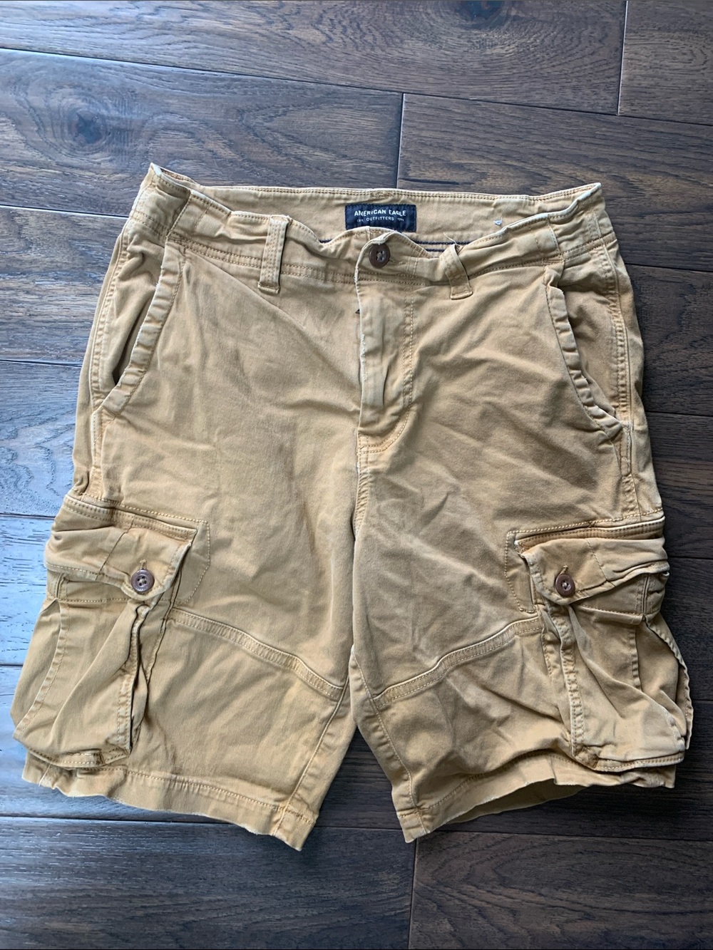Stylish American Eagle Outfitters Khaki Cargo Shorts for Men.Pre-Owned. Size:31